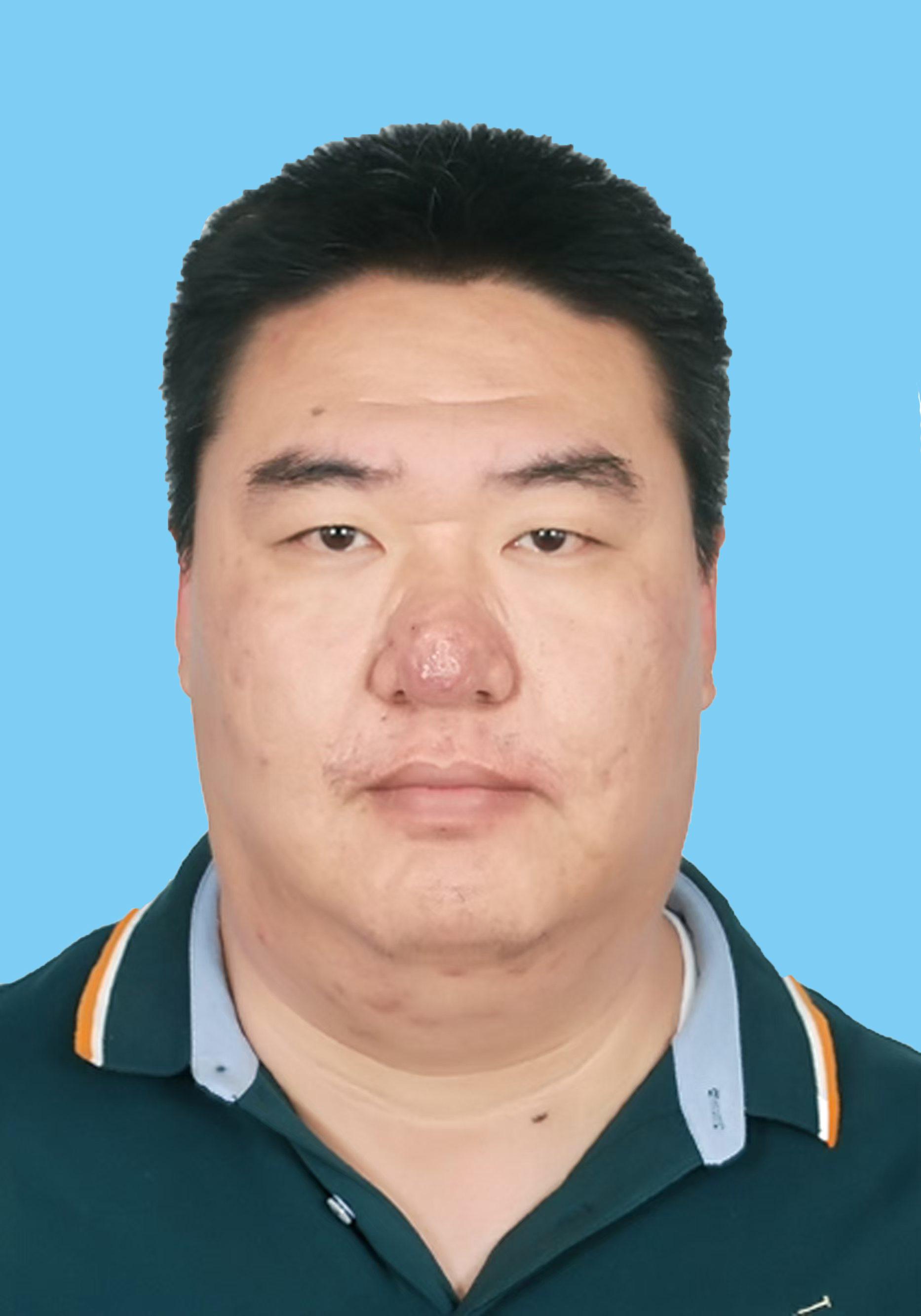 崔彤